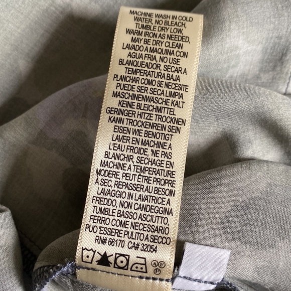 COPY - Anthropologie Cloth & Stone Camo Floral Button Front Blouse Green Gray S… - Picture 8 of 9